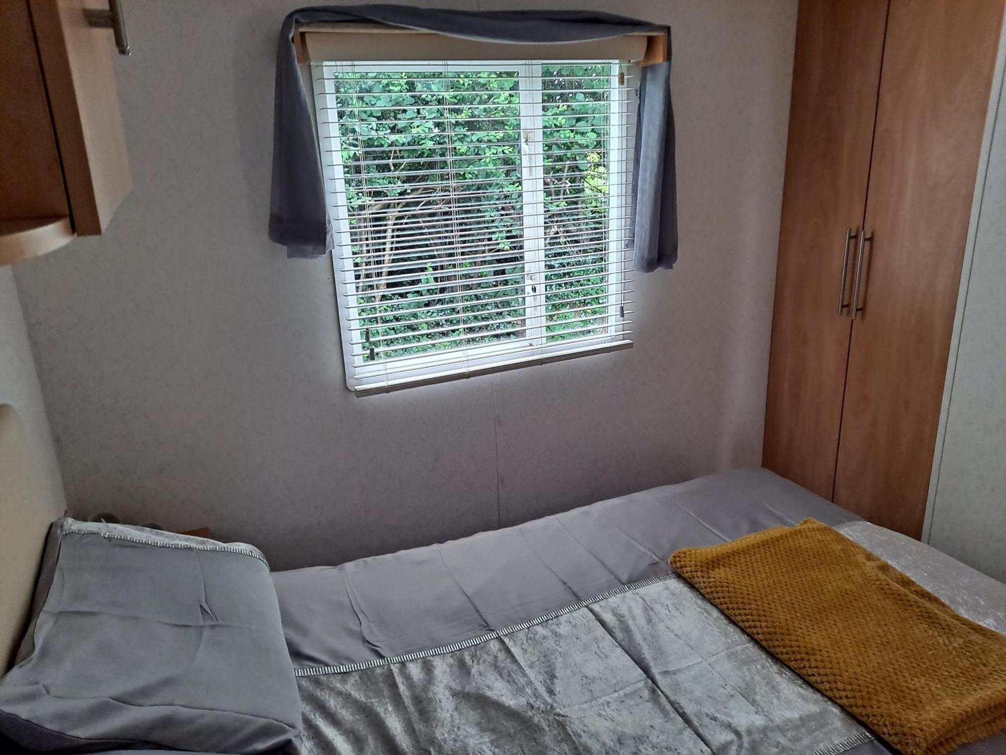 Amroth Bay Holiday Caravan Llanteg Exterior photo