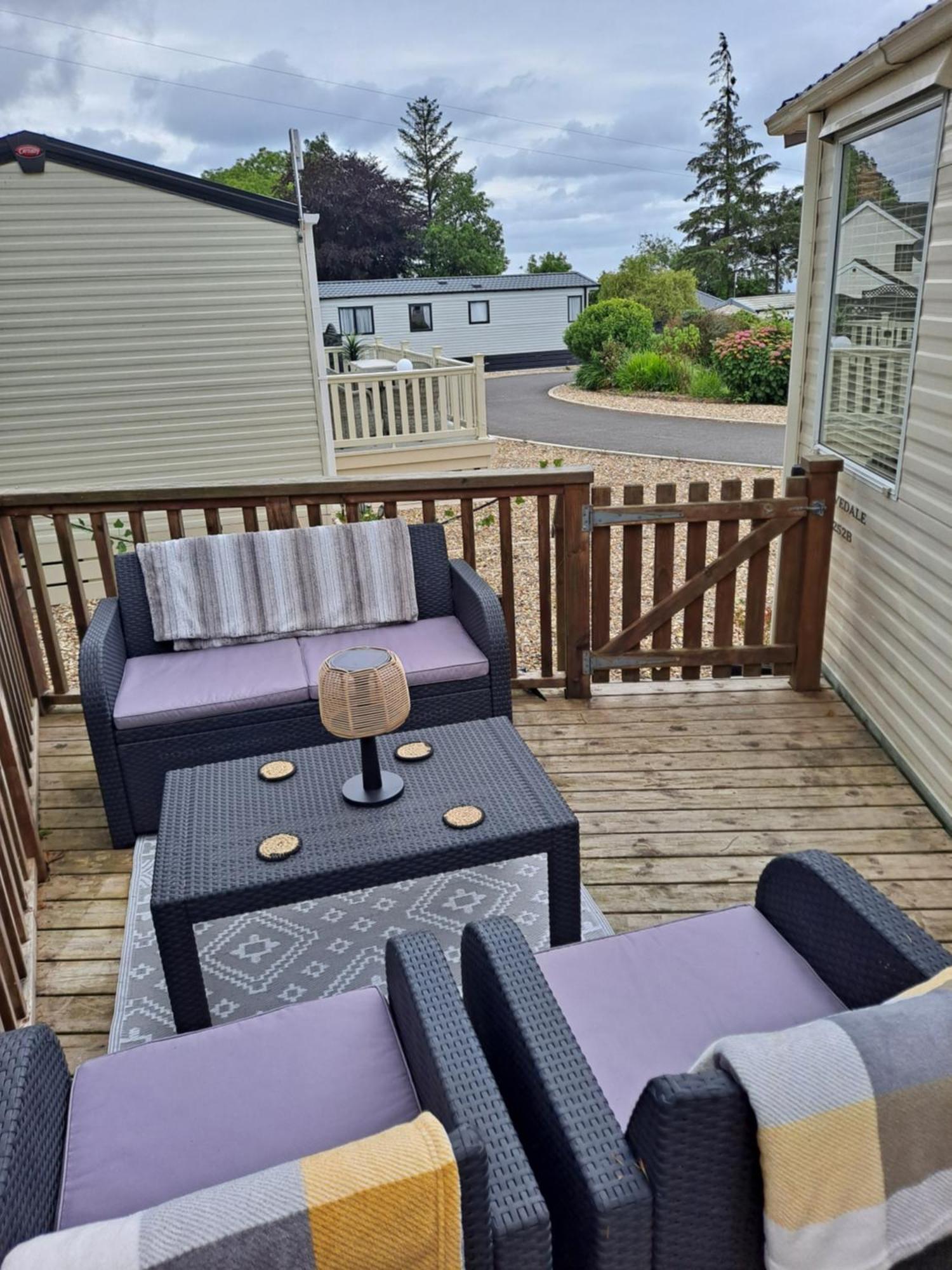 Amroth Bay Holiday Caravan Llanteg Exterior photo