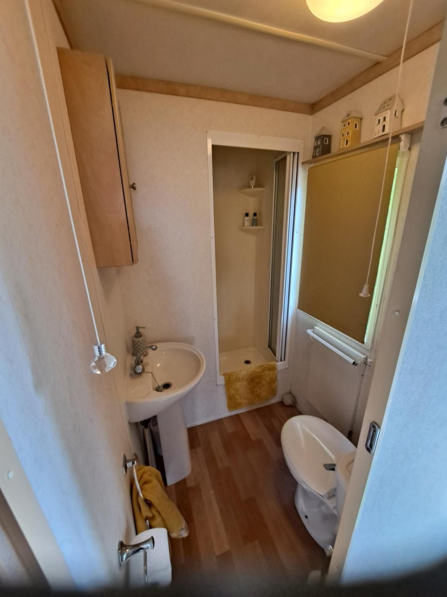 Amroth Bay Holiday Caravan Llanteg Exterior photo