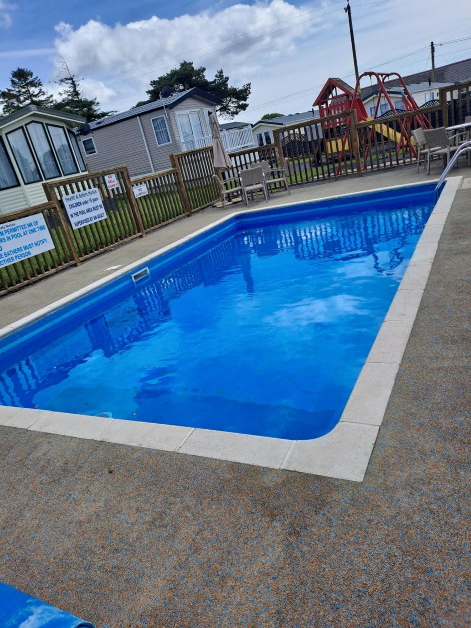 Amroth Bay Holiday Caravan Llanteg Exterior photo